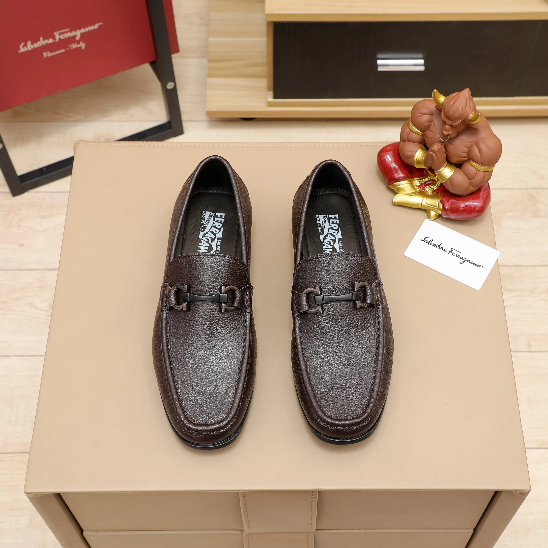Men's shoes 💰540🕷🕷🐂【Ferragamo】Ferragamo Popular fashion casual shoes🇨🇳Official website counter 1:1 production, original mold opening💯Good quality visible, imported high-end first-layer pebbled calfskin, water-dyed🐂leather lining🌿very clear texture, high-quality waterproof, non-slip and wear-resistant outsole🎋high quality and low price, truly handmade🍓black, coffee color, 2 colors available! Code number 38-45……